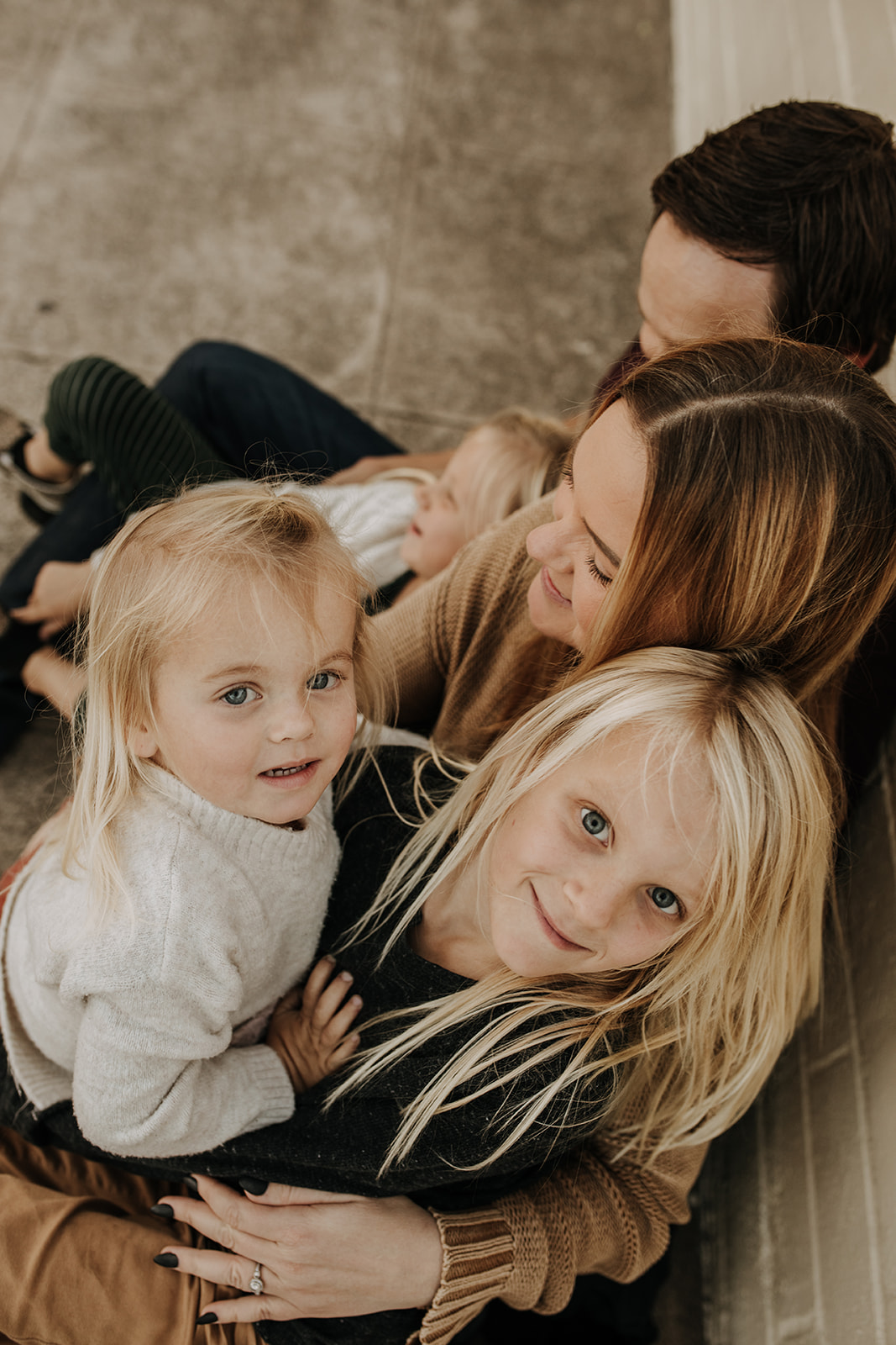 warm family city urban photoshoot family photo inspiration San Diego family photographer Sabrina Kinsella