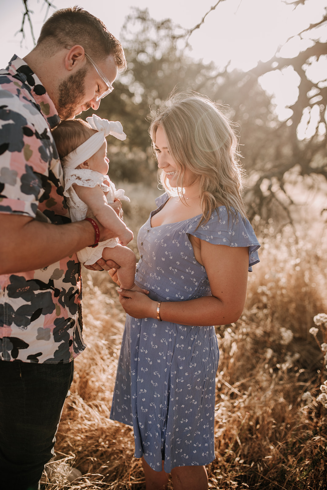 warm san diego family photos outdoor photoshoot san diego photographer sabrina kinsella sabrinalynnphoto