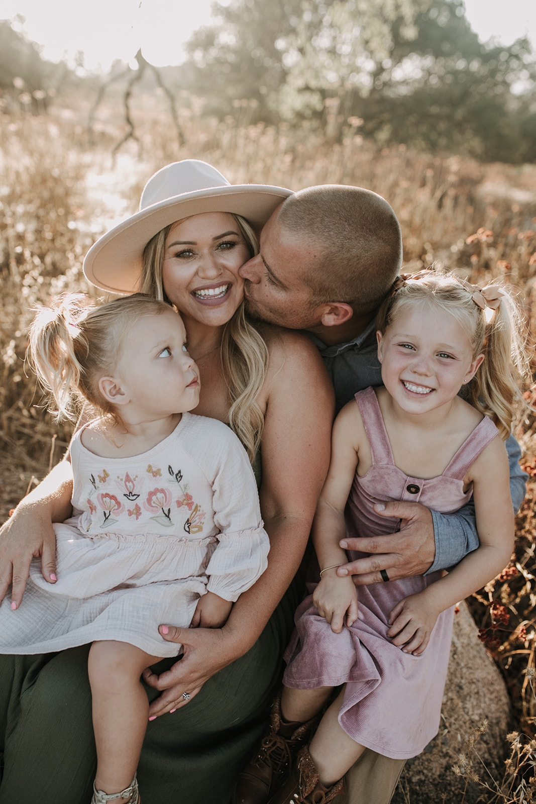 warm family farm photos outdoor family photos San Diego California San Diego family photographer Sabrina Kinsella Sabrinalynnphoto