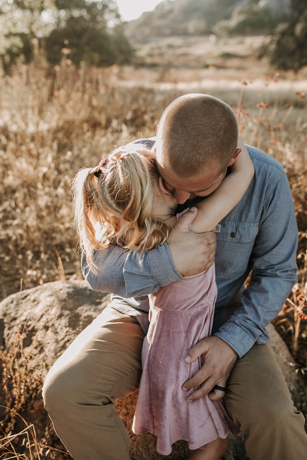 warm family farm photos outdoor family photos San Diego California San Diego family photographer Sabrina Kinsella Sabrinalynnphoto