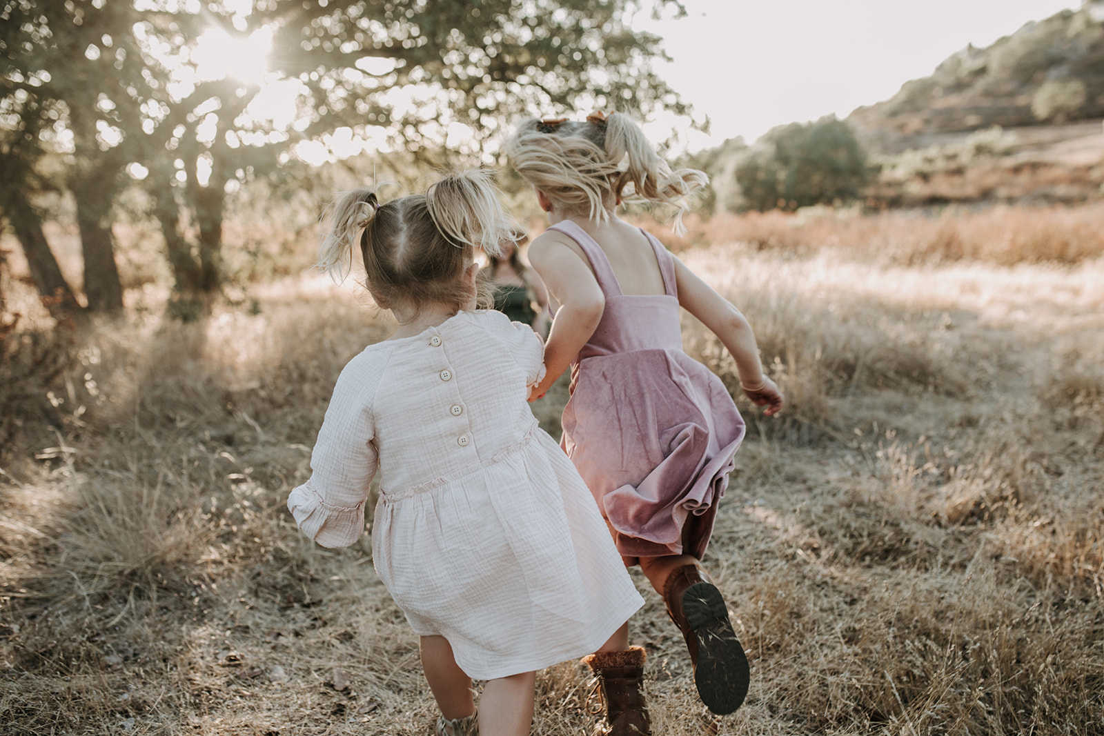 warm family farm photos outdoor family photos San Diego California San Diego family photographer Sabrina Kinsella Sabrinalynnphoto