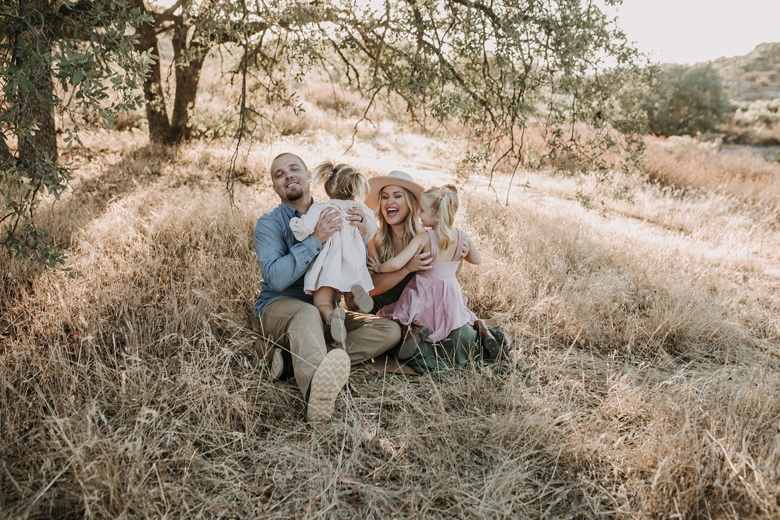 warm family farm photos outdoor family photos San Diego California San Diego family photographer Sabrina Kinsella Sabrinalynnphoto