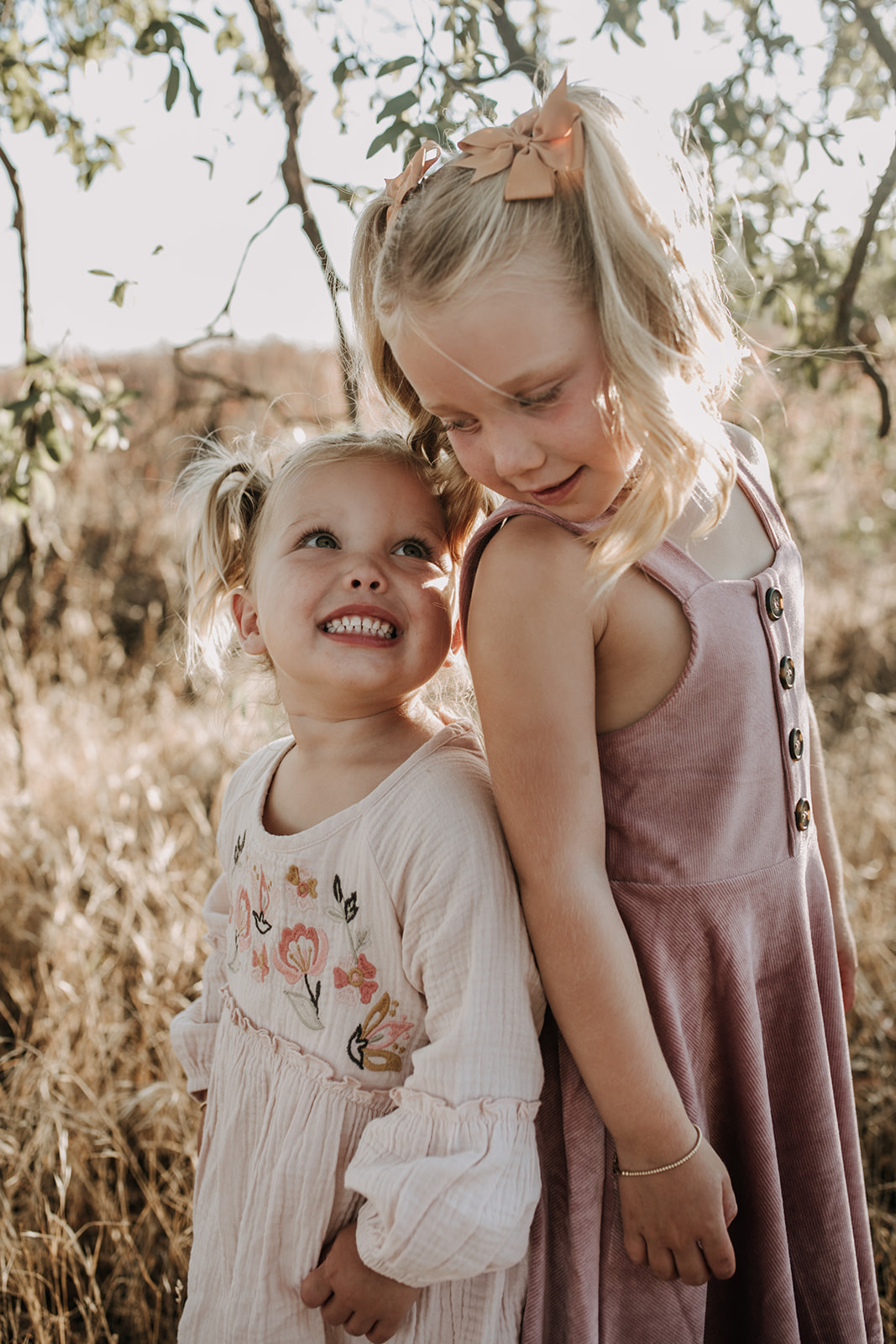 warm family farm photos outdoor family photos San Diego California San Diego family photographer Sabrina Kinsella Sabrinalynnphoto