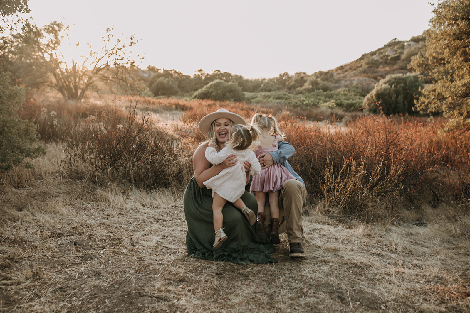 warm family farm photos outdoor family photos San Diego California San Diego family photographer Sabrina Kinsella Sabrinalynnphoto