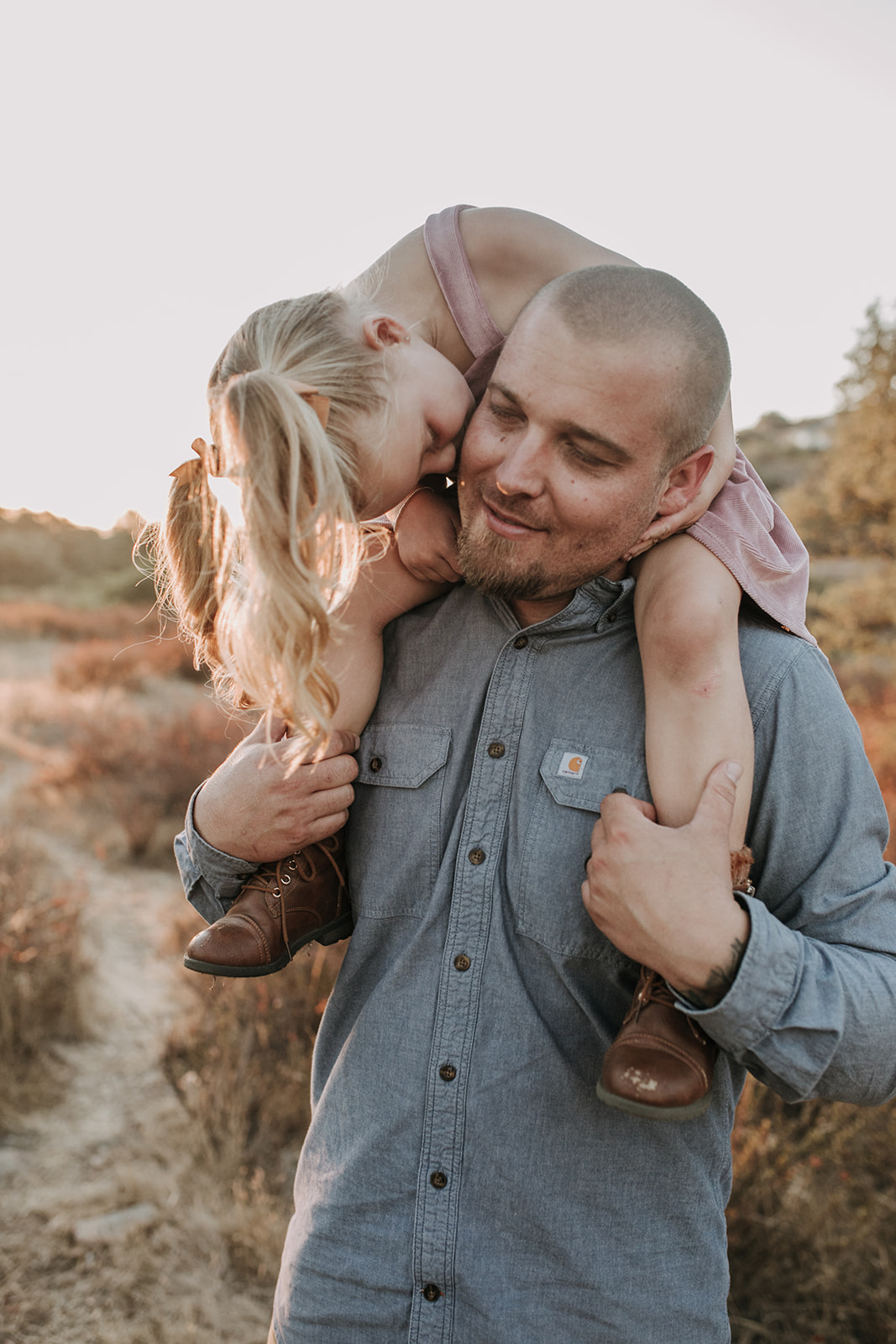 warm family farm photos outdoor family photos San Diego California San Diego family photographer Sabrina Kinsella Sabrinalynnphoto