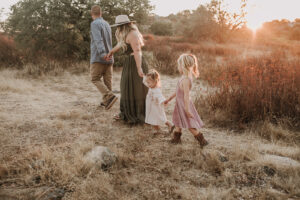 warm family farm photos outdoor family photos San Diego California San Diego family photographer Sabrina Kinsella Sabrinalynnphoto