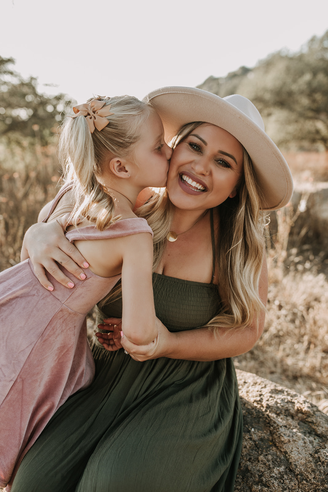 warm family farm photos outdoor family photos San Diego California San Diego family photographer Sabrina Kinsella Sabrinalynnphoto