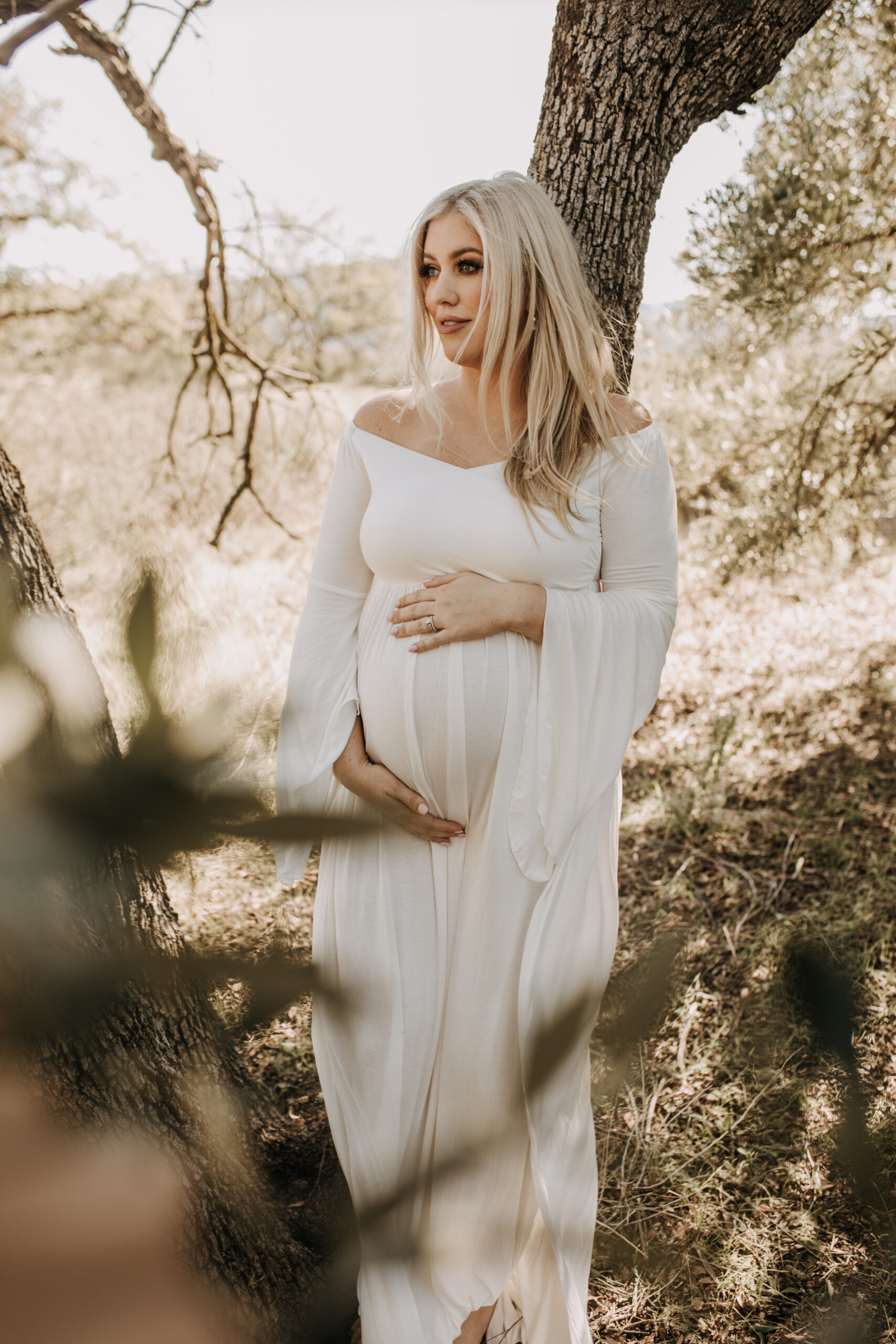 maternity photographer maternity photos maternity dress maternity photo inspo maternity photographer pregnancy motherhood white dress outdoor photos San Diego maternity photographer