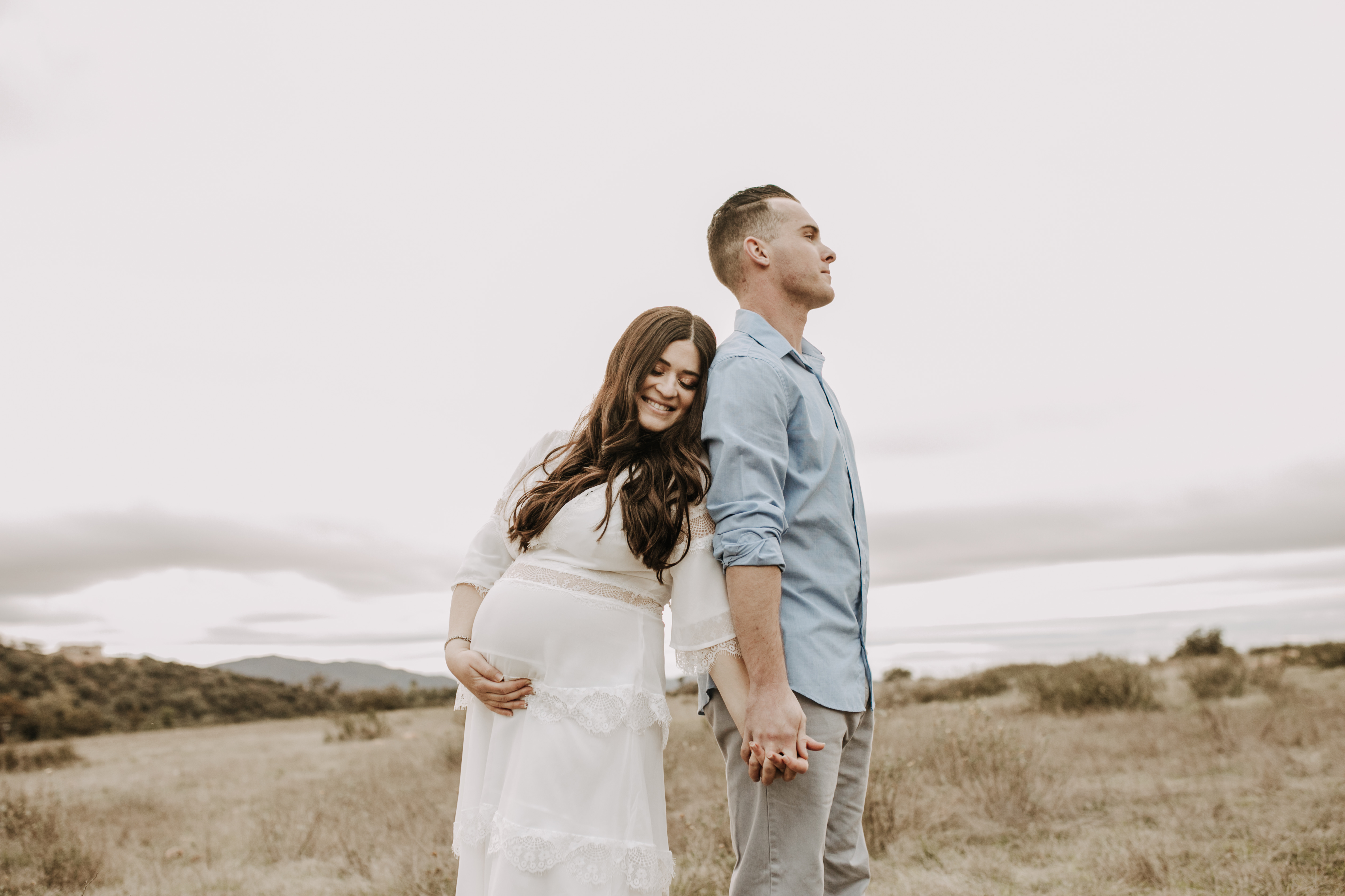 outdoor maternity fall photos maternity fashion couples photos maternity photographer San Diego maternity photographer Sabrina kinsella sabrinalynnphoto