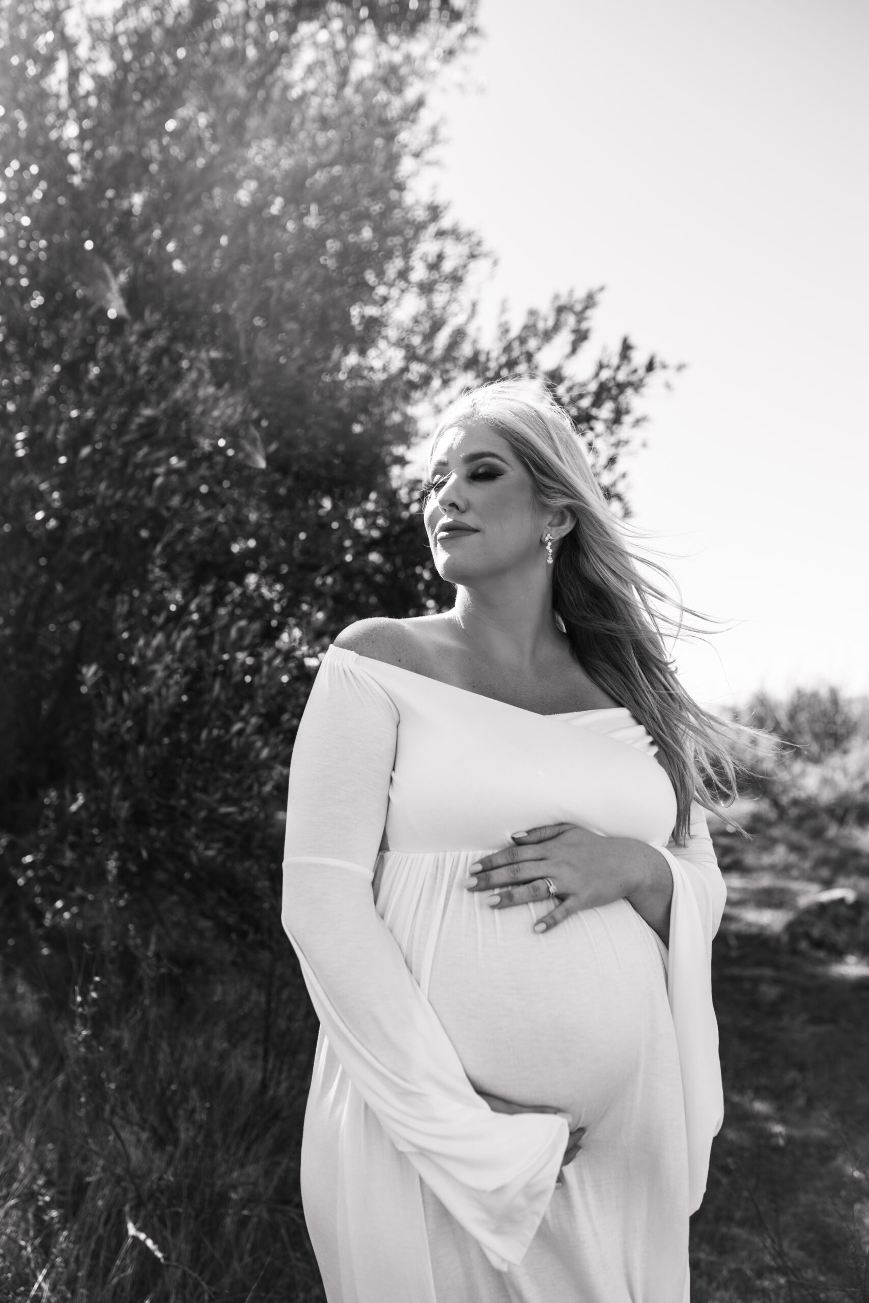 maternity photographer maternity photos maternity dress maternity photo inspo maternity photographer pregnancy motherhood white dress outdoor photos San Diego maternity photographer