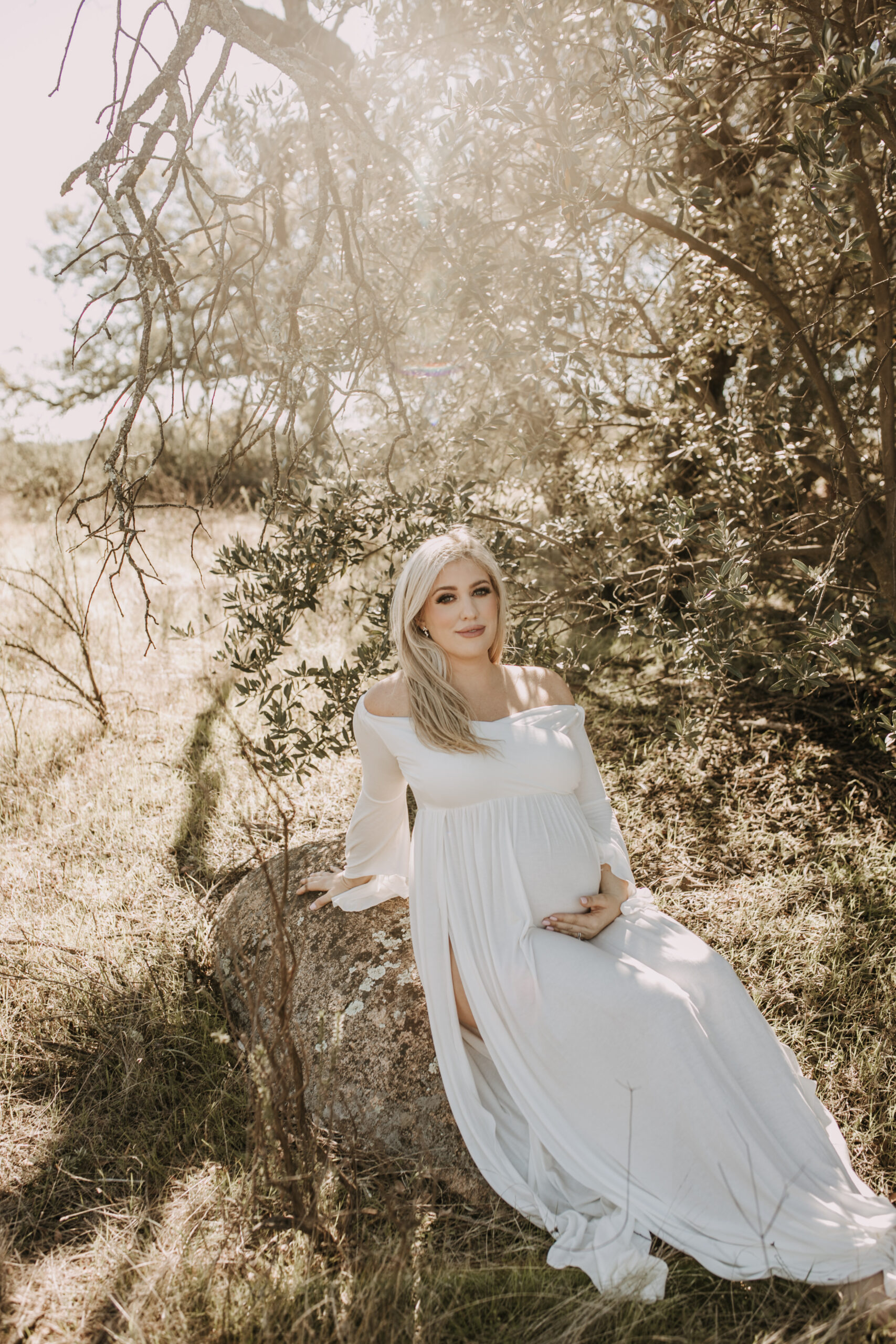 maternity photographer maternity photos maternity dress maternity photo inspo maternity photographer pregnancy motherhood white dress outdoor photos San Diego maternity photographer