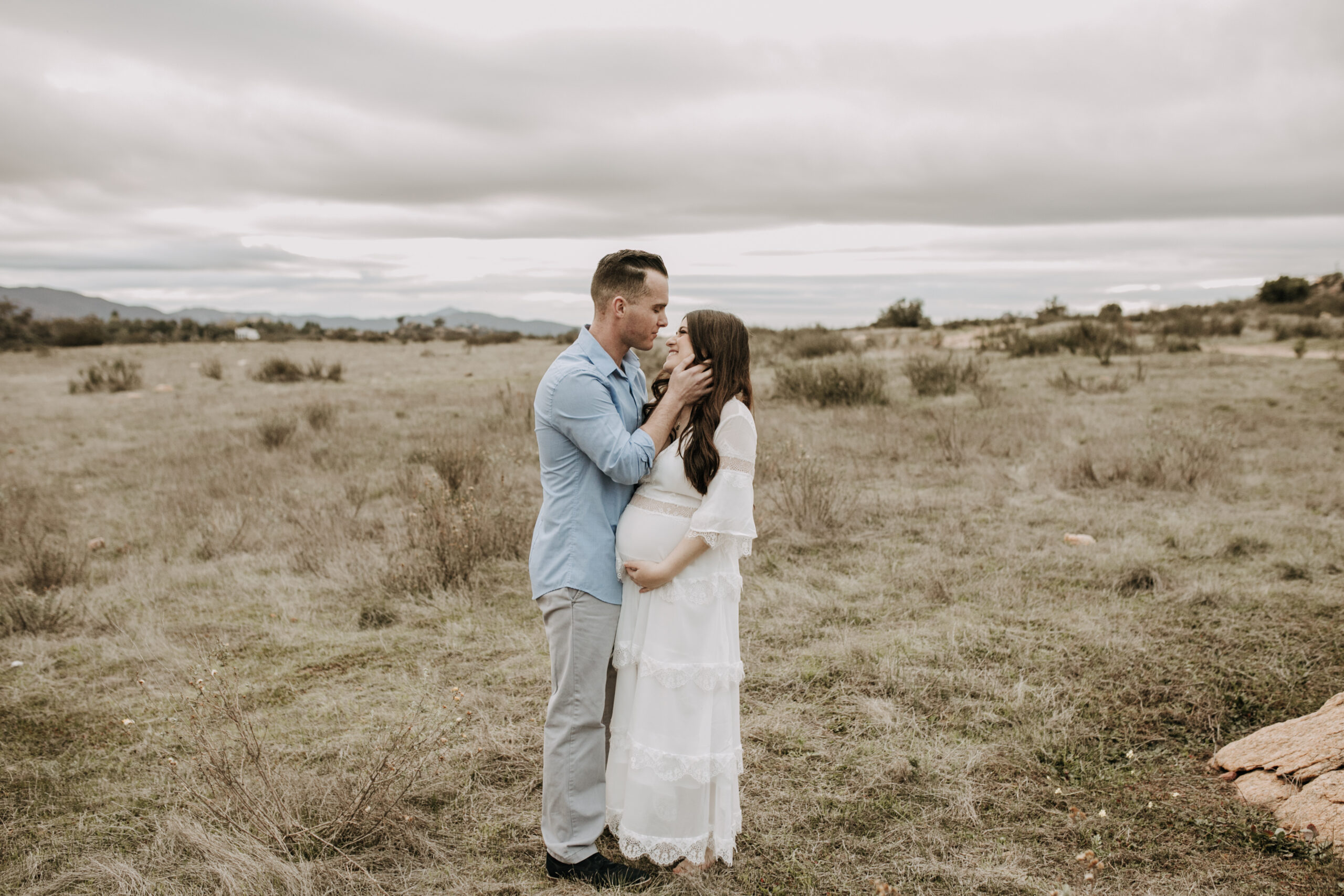 outdoor maternity fall photos maternity fashion couples photos maternity photographer San Diego maternity photographer Sabrina kinsella sabrinalynnphoto