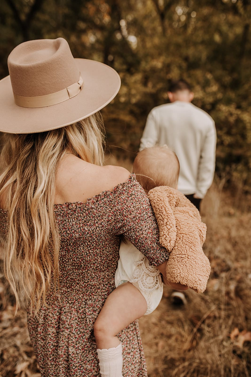 outdoor family session family photos fall photography fall family session fall family photoshoot family photo inspo San Diego family photographer Sabrina kinsella