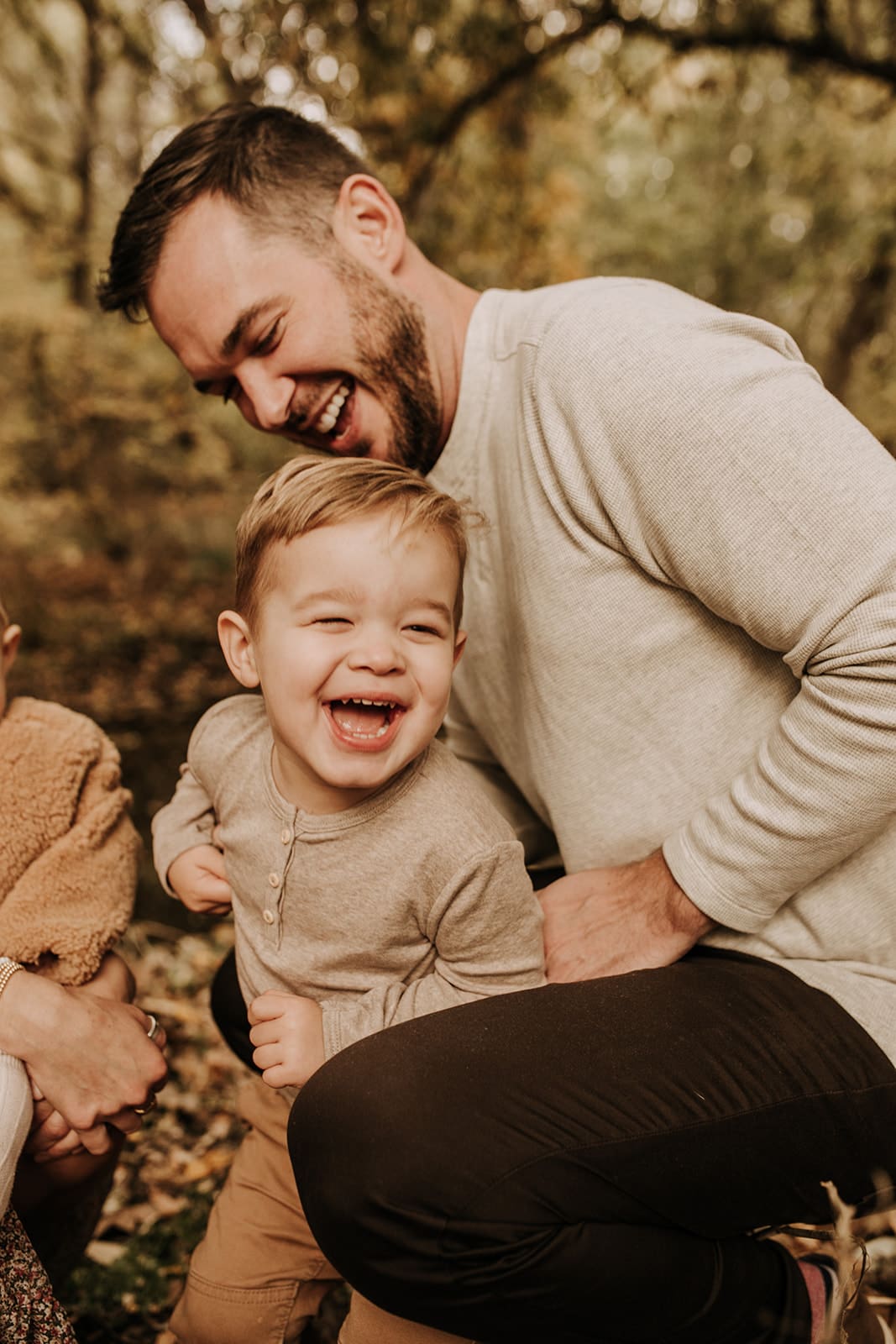 outdoor family session family photos fall photography fall family session fall family photoshoot family photo inspo San Diego family photographer Sabrina kinsella