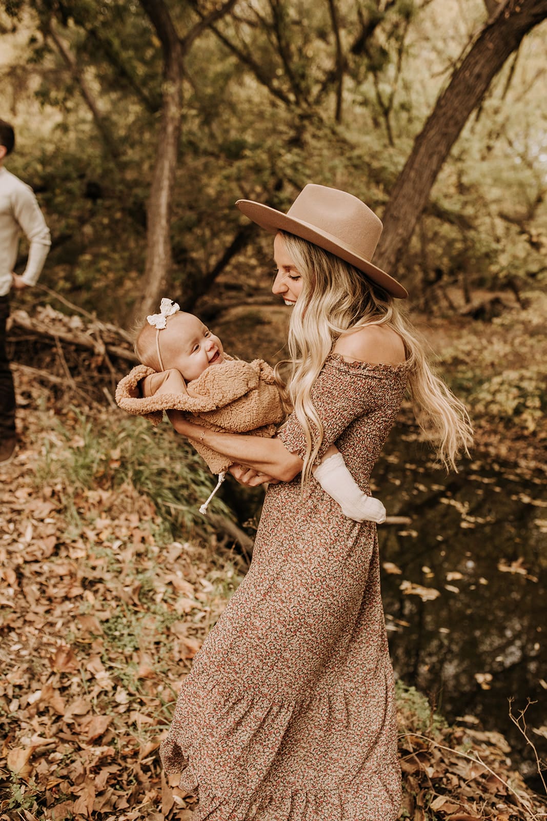 outdoor family session family photos fall photography fall family session fall family photoshoot family photo inspo San Diego family photographer Sabrina kinsella