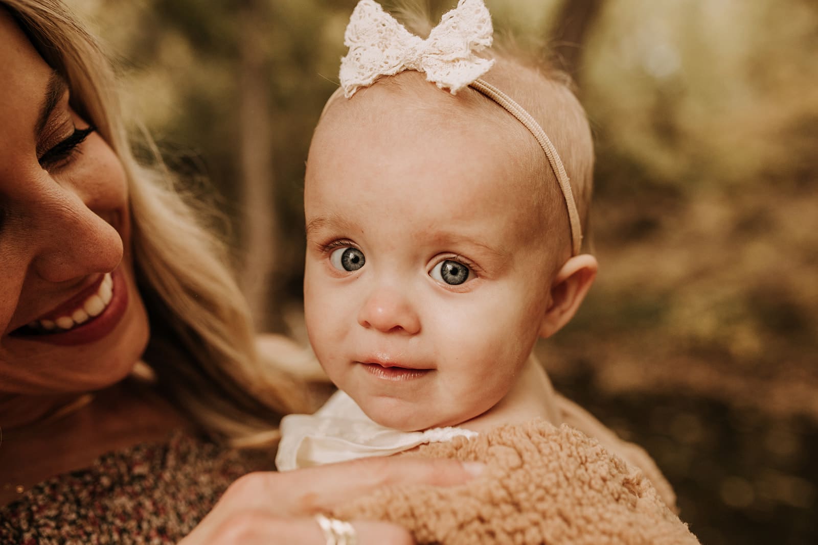 outdoor family session family photos fall photography fall family session fall family photoshoot family photo inspo San Diego family photographer Sabrina kinsella