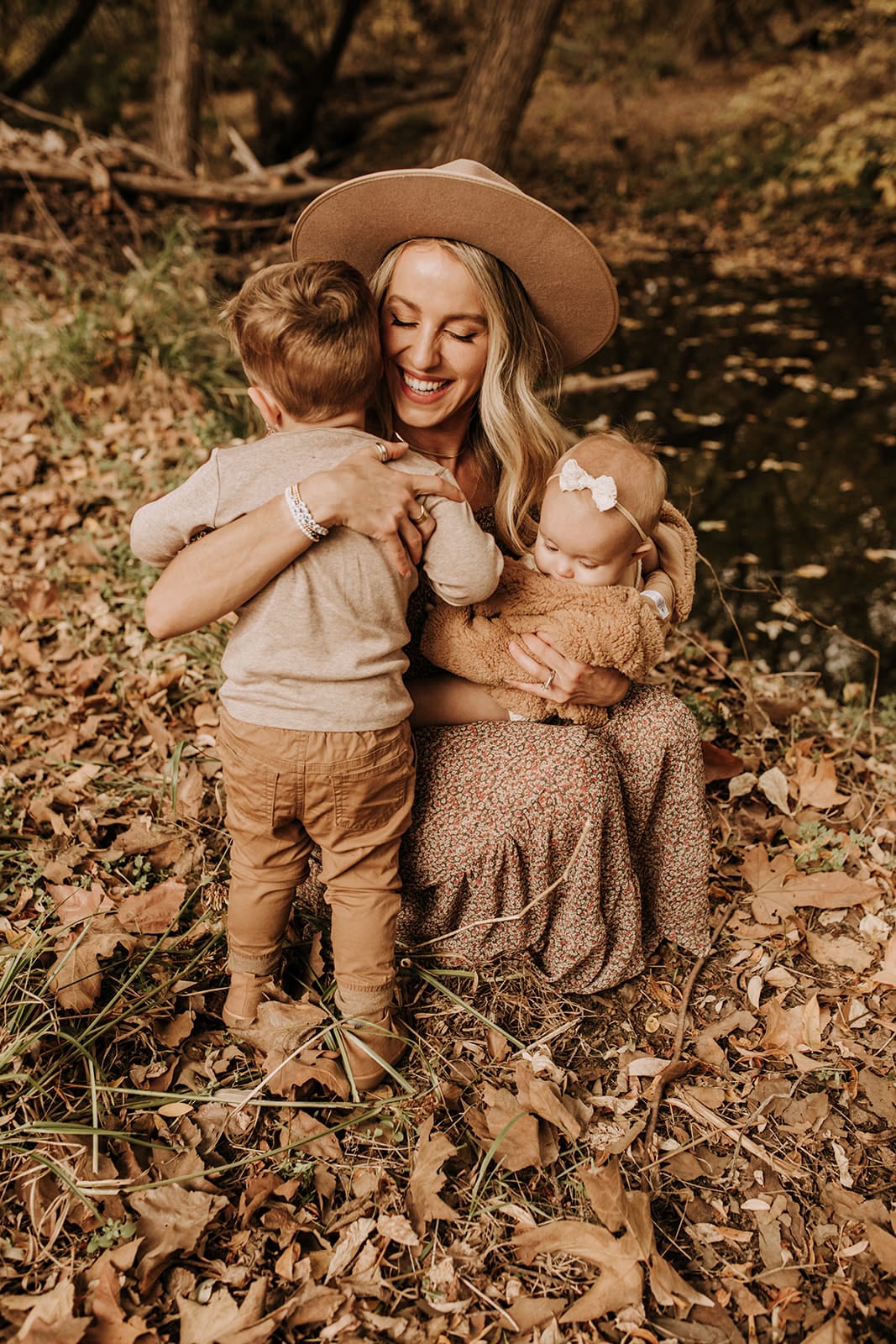 outdoor family session family photos fall photography fall family session fall family photoshoot family photo inspo San Diego family photographer Sabrina kinsella