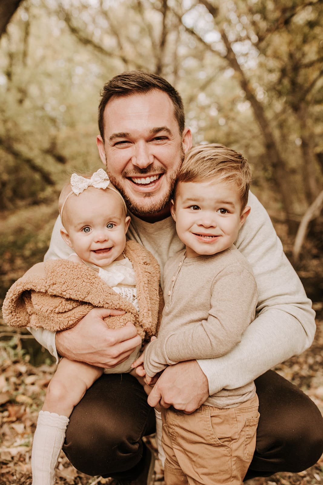 outdoor family session family photos fall photography fall family session fall family photoshoot family photo inspo San Diego family photographer Sabrina kinsella