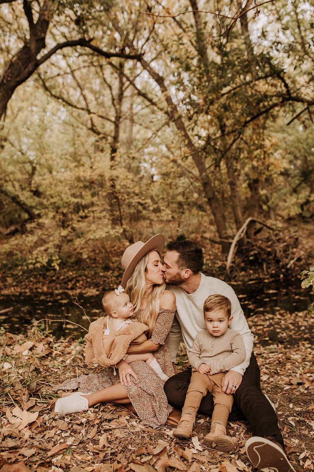 outdoor family session family photos fall photography fall family session fall family photoshoot family photo inspo San Diego family photographer Sabrina kinsella