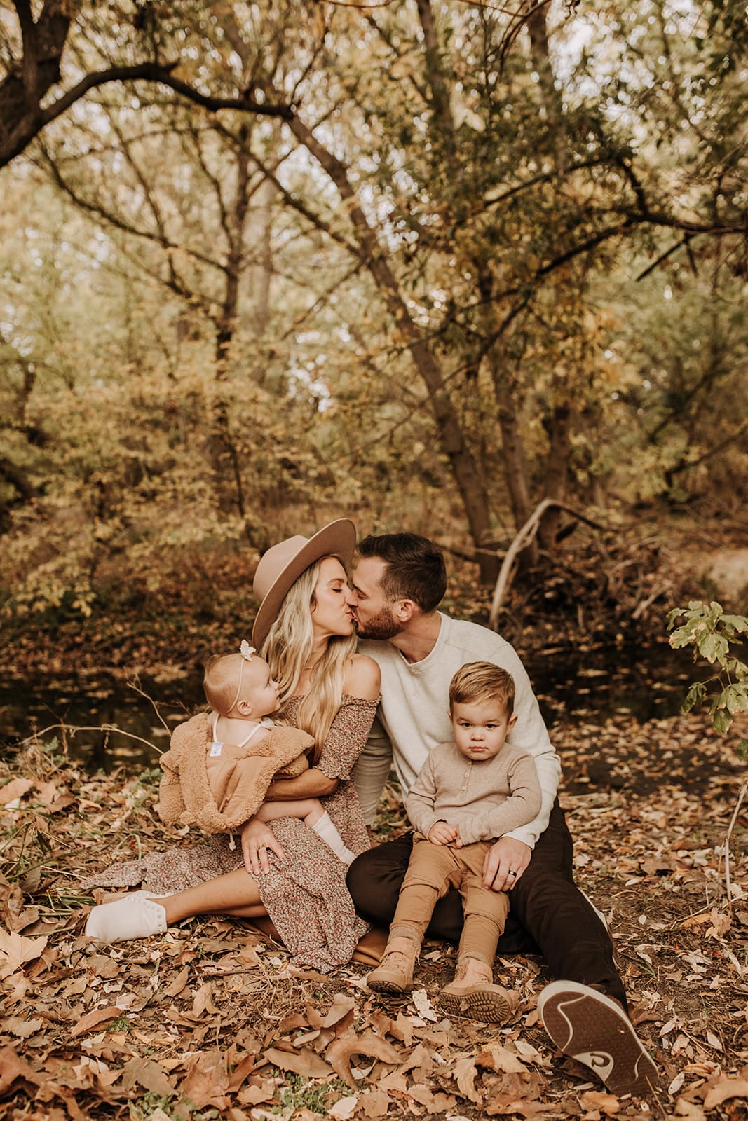 outdoor family session family photos fall photography fall family session fall family photoshoot family photo inspo San Diego family photographer Sabrina kinsella