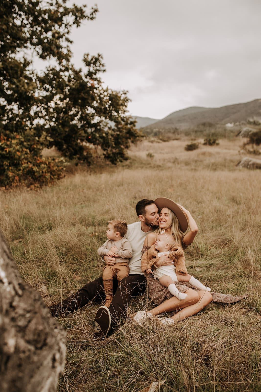 outdoor family session family photos fall photography fall family session fall family photoshoot family photo inspo San Diego family photographer Sabrina kinsella