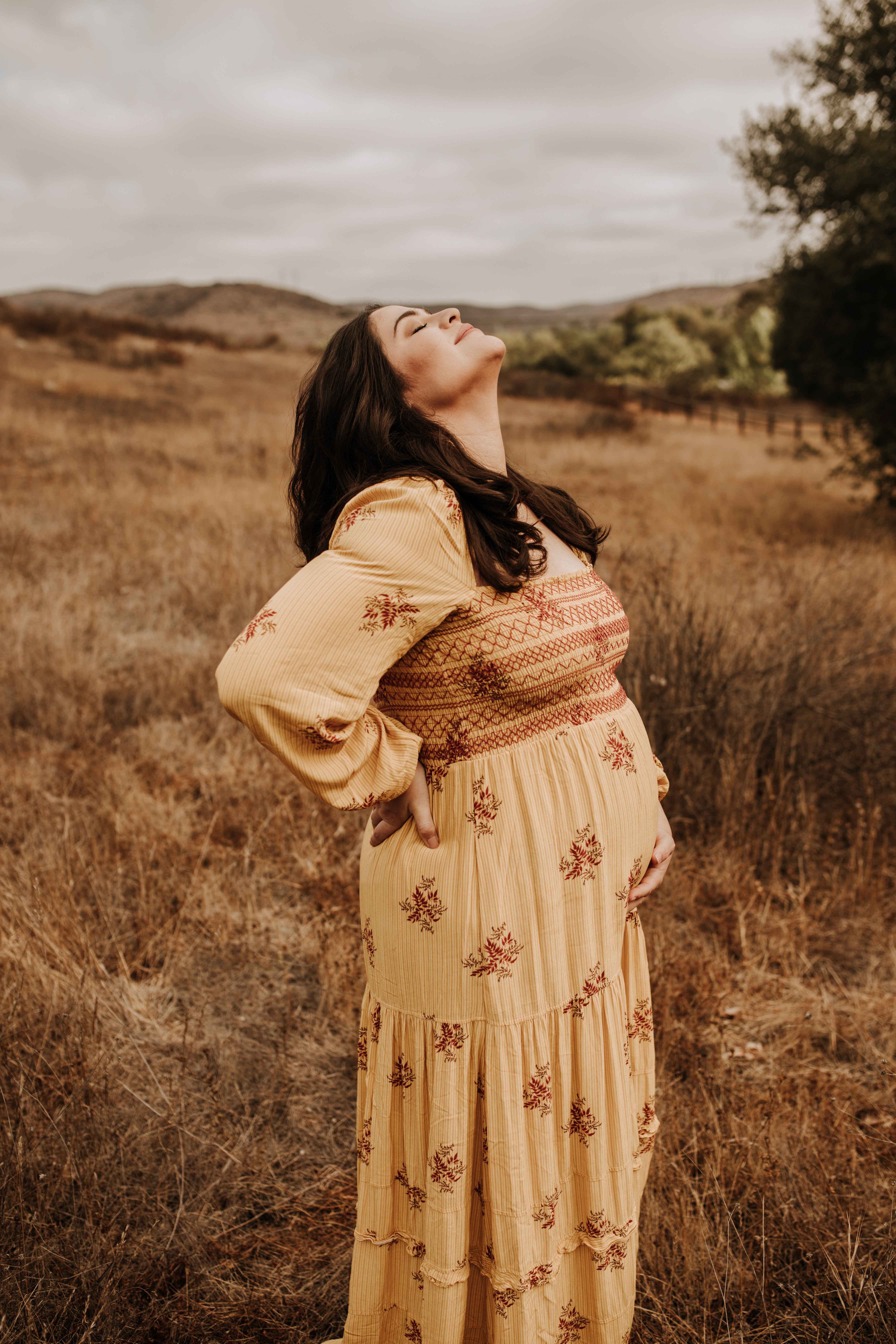 warm morning photos outdoor maternity photography expecting San Diego motherhood maternity photographer Sabrina Kinsella sabrinalynnphoto couples photoshoot fall photos