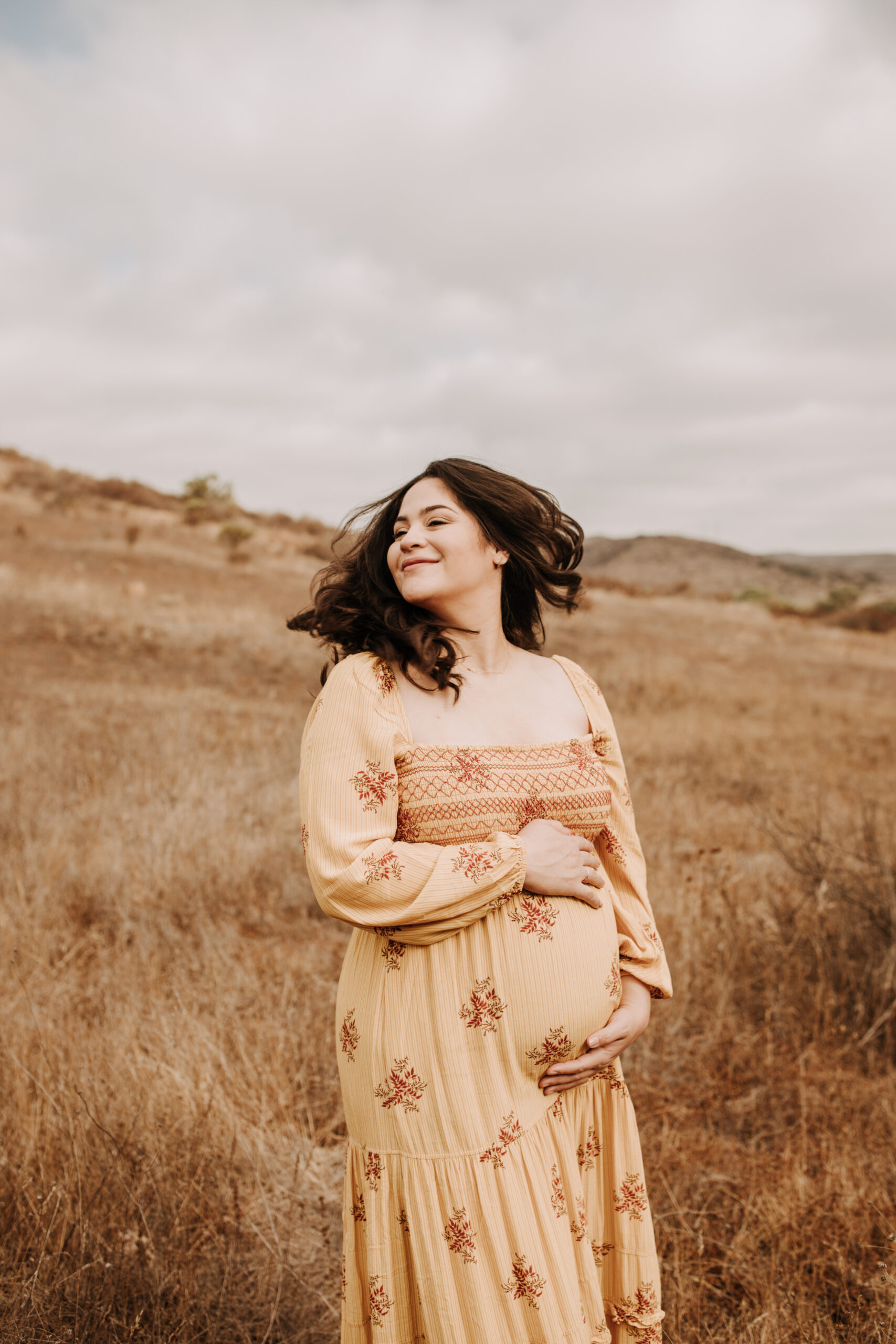 warm morning photos outdoor maternity photography expecting San Diego motherhood maternity photographer Sabrina Kinsella sabrinalynnphoto couples photoshoot fall photos