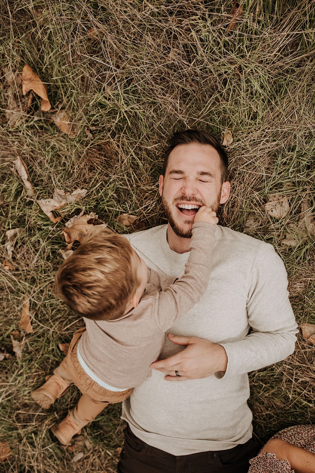 outdoor family session family photos fall photography fall family session fall family photoshoot family photo inspo San Diego family photographer Sabrina kinsella