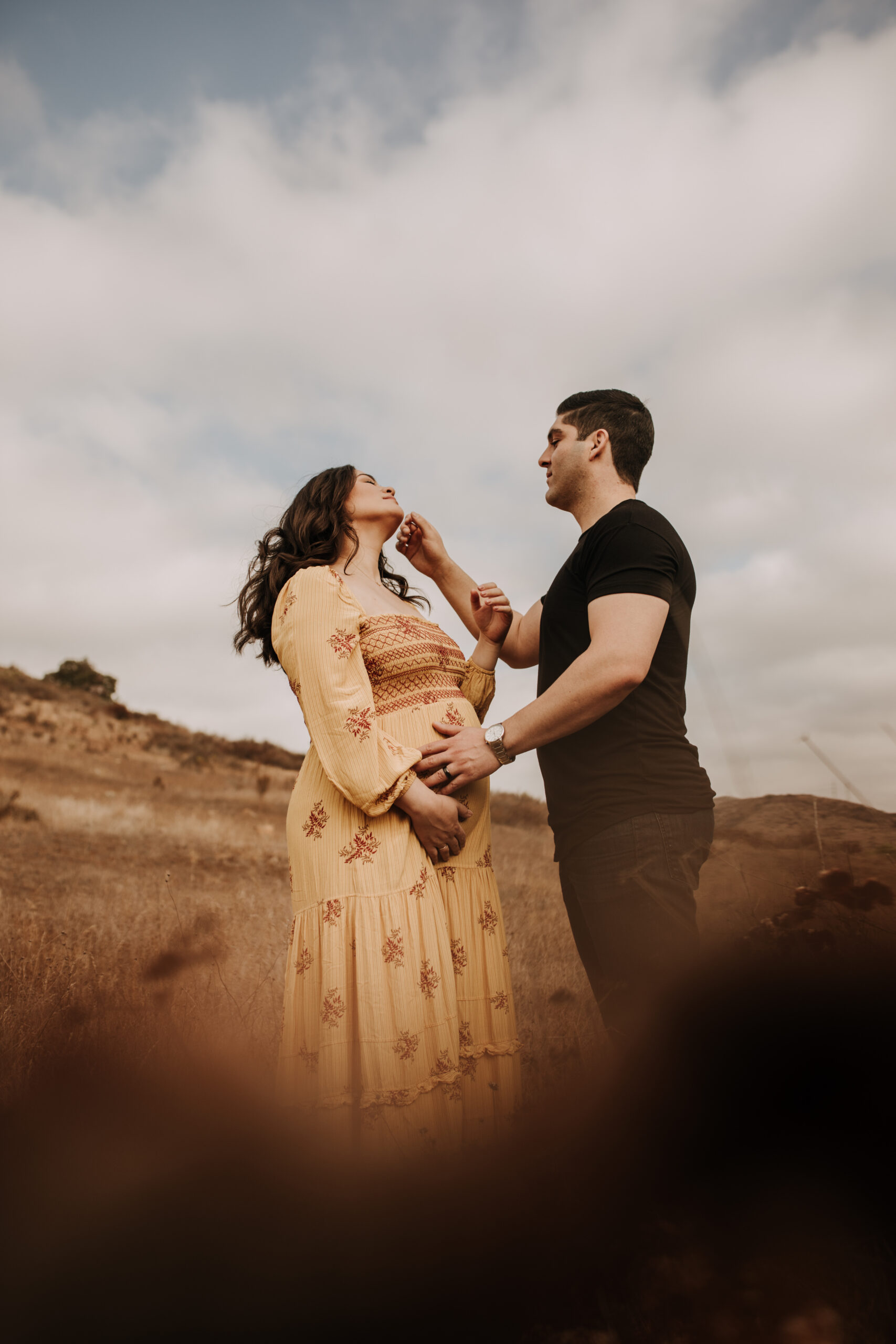 warm morning photos outdoor maternity photography expecting San Diego motherhood maternity photographer Sabrina Kinsella sabrinalynnphoto couples photoshoot fall photos