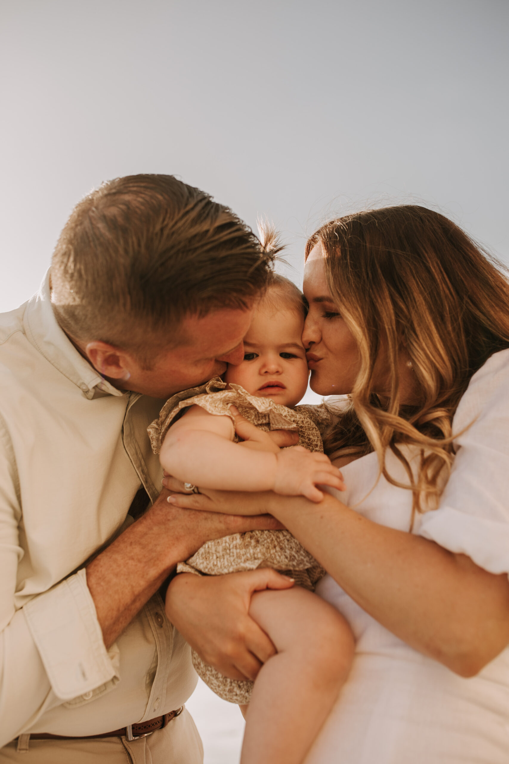 golden hour candid family photos beach photoshoot family photoshoot outdoor family photos San Diego family photographer Sabrina kinsella sabrinalynnphoto