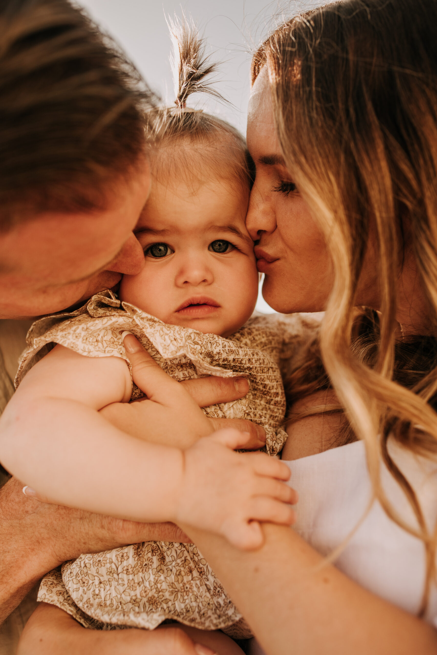 golden hour candid family photos beach photoshoot family photoshoot outdoor family photos San Diego family photographer Sabrina kinsella sabrinalynnphoto