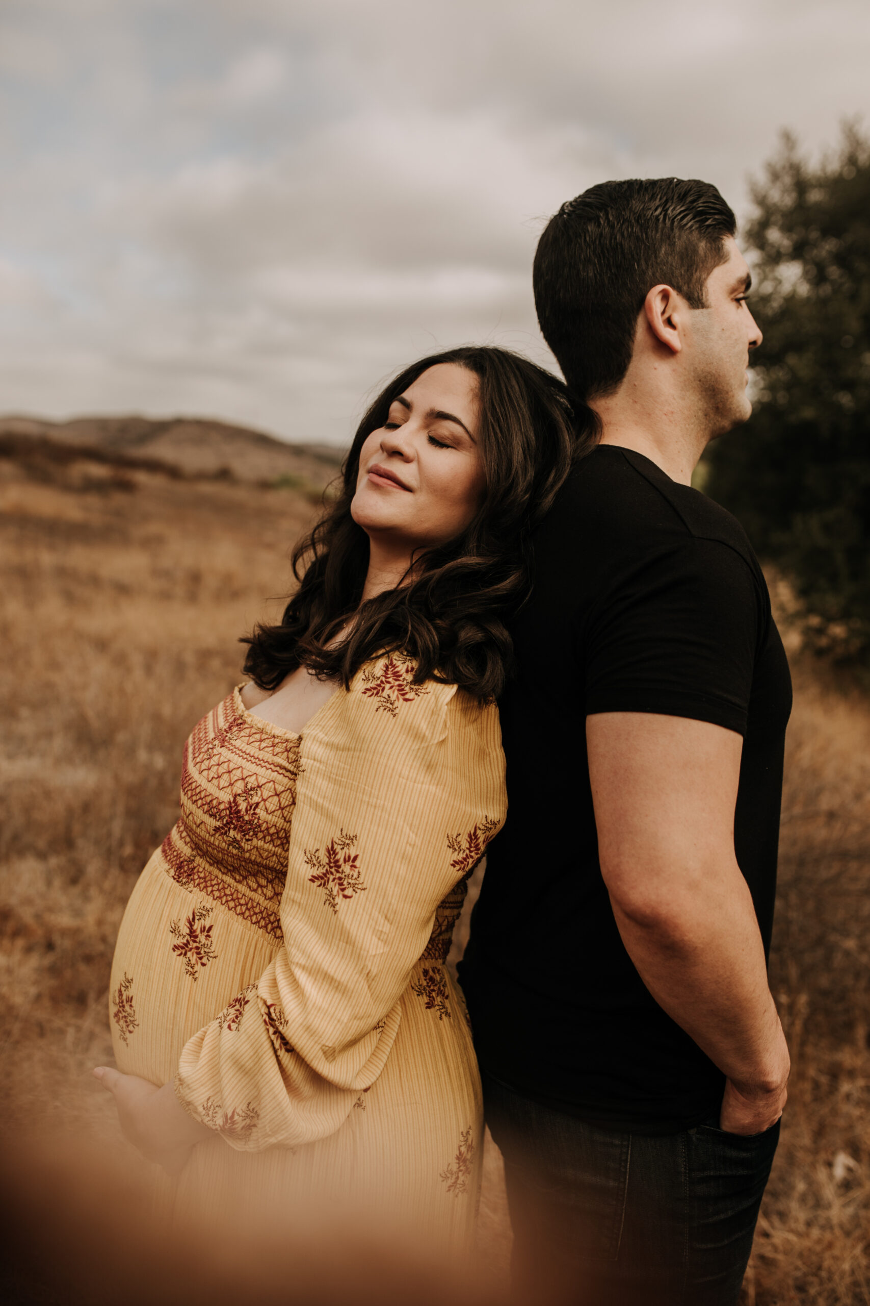 warm morning photos outdoor maternity photography expecting San Diego motherhood maternity photographer Sabrina Kinsella sabrinalynnphoto couples photoshoot fall photos