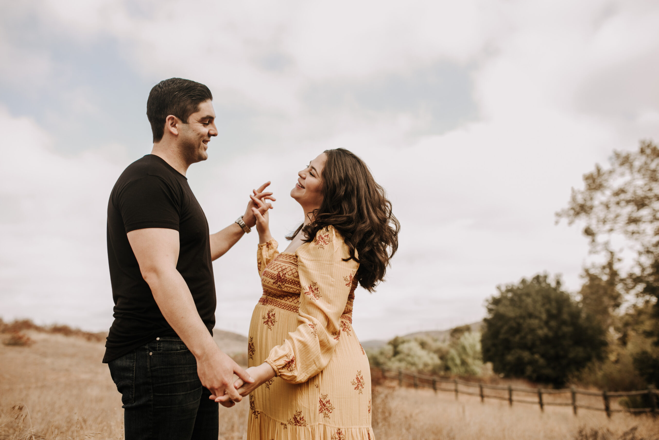 warm morning photos outdoor maternity photography expecting San Diego motherhood maternity photographer Sabrina Kinsella sabrinalynnphoto couples photoshoot fall photos