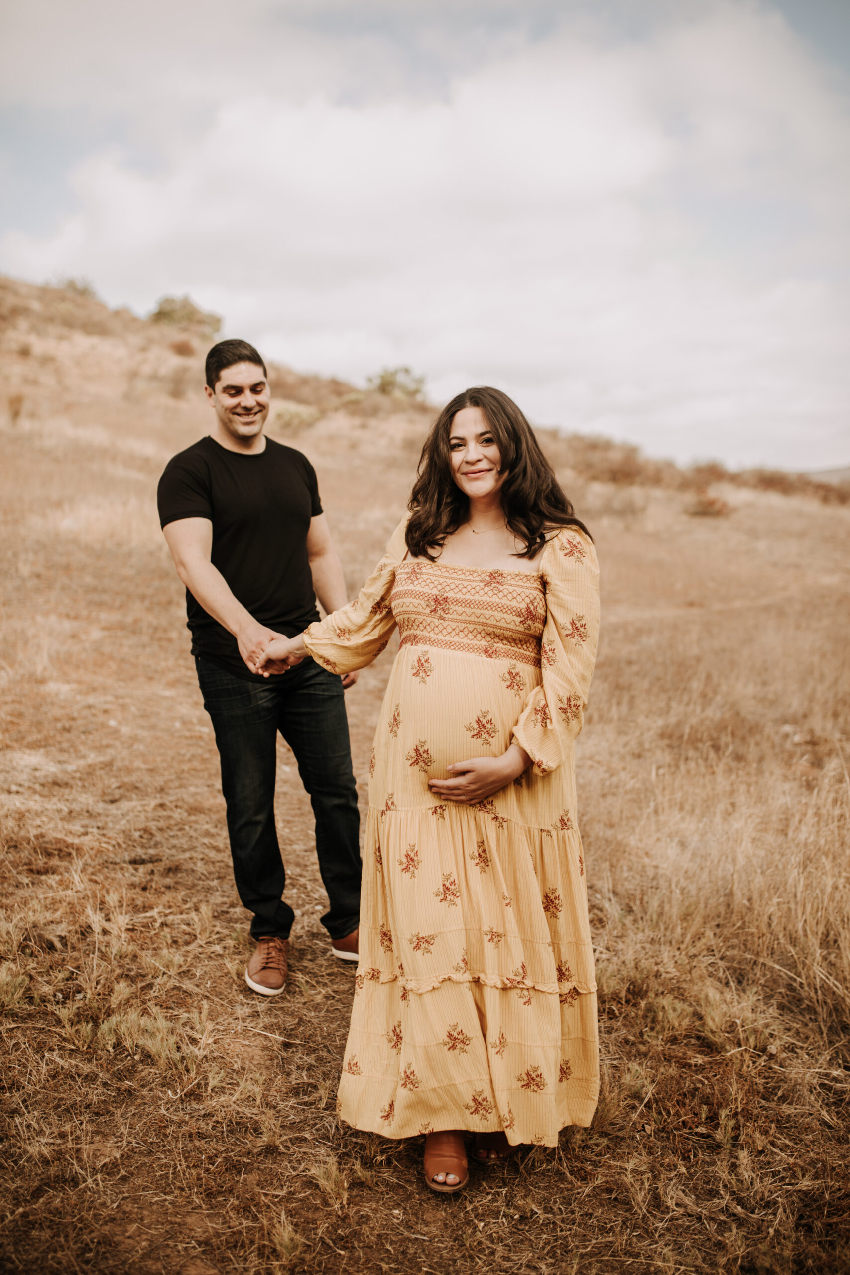 warm morning photos outdoor maternity photography expecting San Diego motherhood maternity photographer Sabrina Kinsella sabrinalynnphoto couples photoshoot fall photos