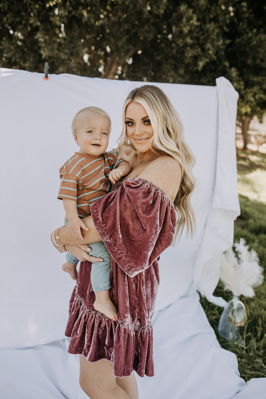 backyard mini mama and me motherhood photos candid motherhood candid family photos family photos San Diego family photographer outdoor family session