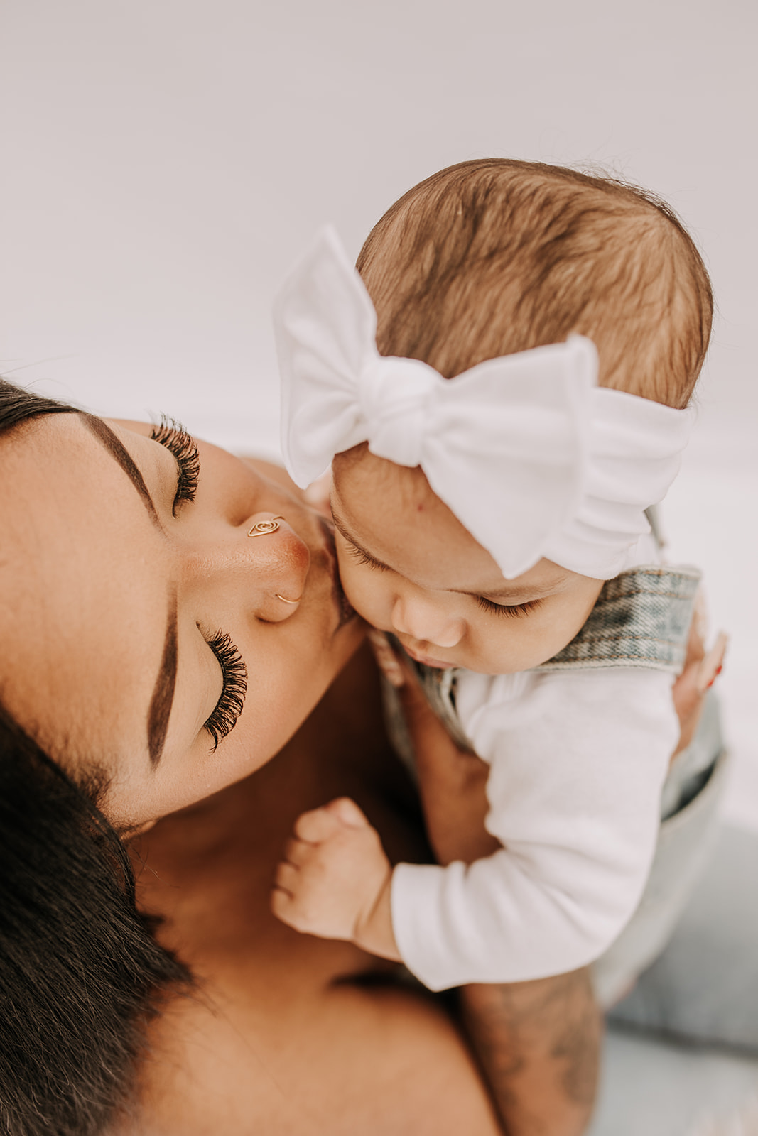 backyard mini mama and me mothers day photos motherhood photography candid family photos San Diego family photographer Sabrina kinsella