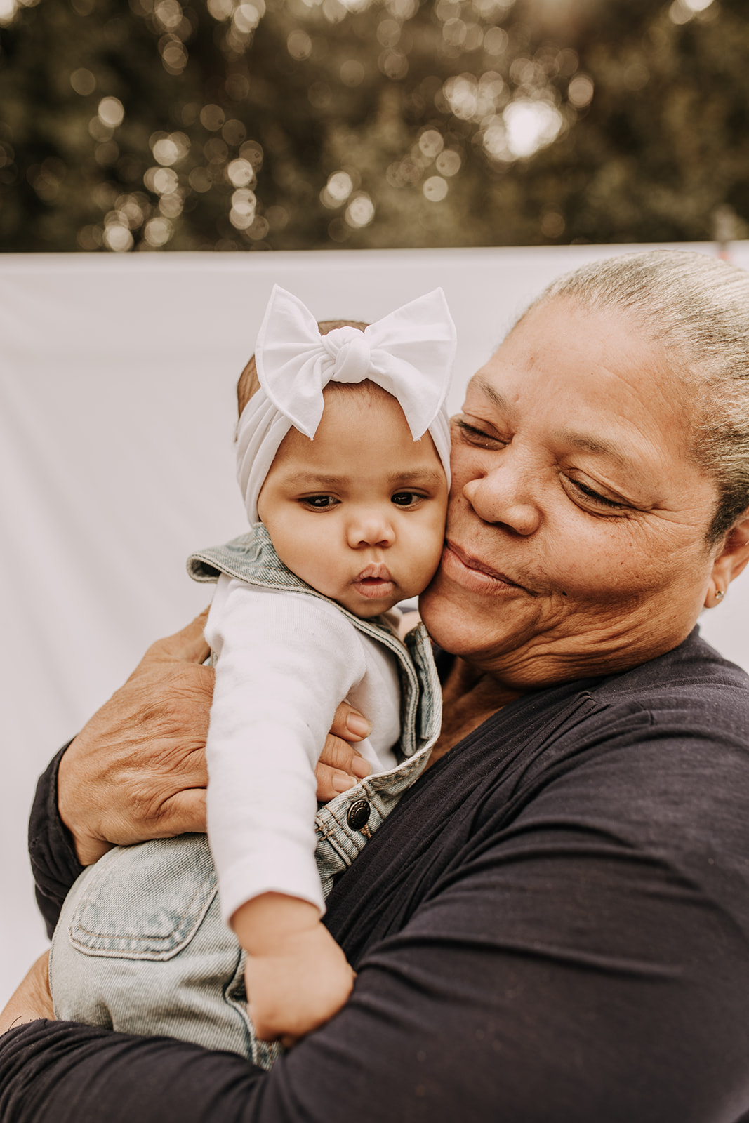 backyard mini mama and me mothers day photos motherhood photography candid family photos San Diego family photographer Sabrina kinsella