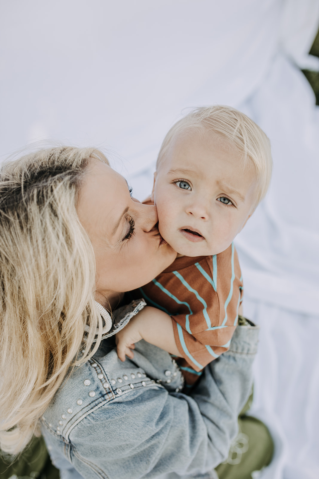 backyard mini mama and me motherhood photos candid motherhood candid family photos family photos San Diego family photographer outdoor family session