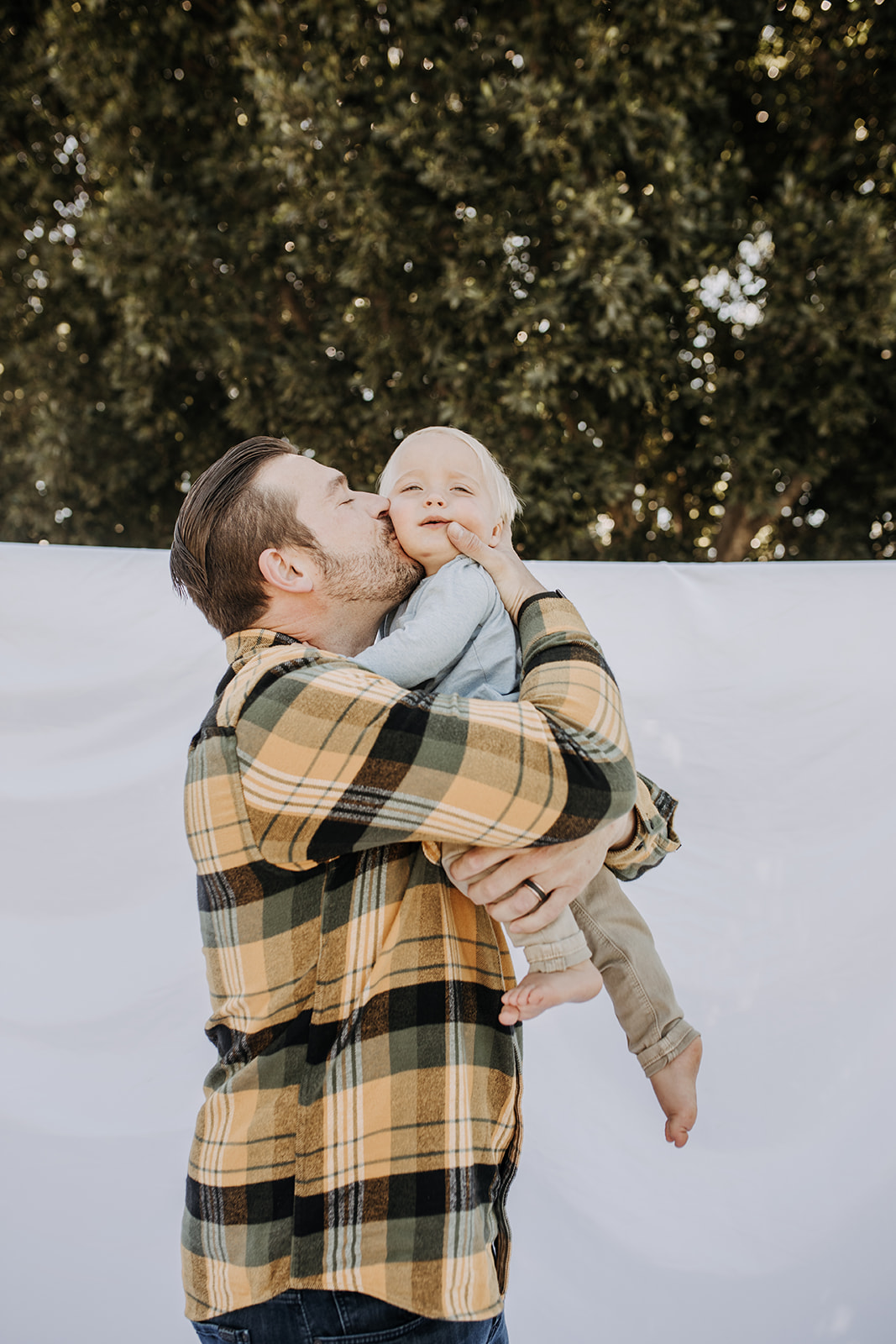 backyard mini mama and me motherhood photos candid motherhood candid family photos family photos San Diego family photographer outdoor family session