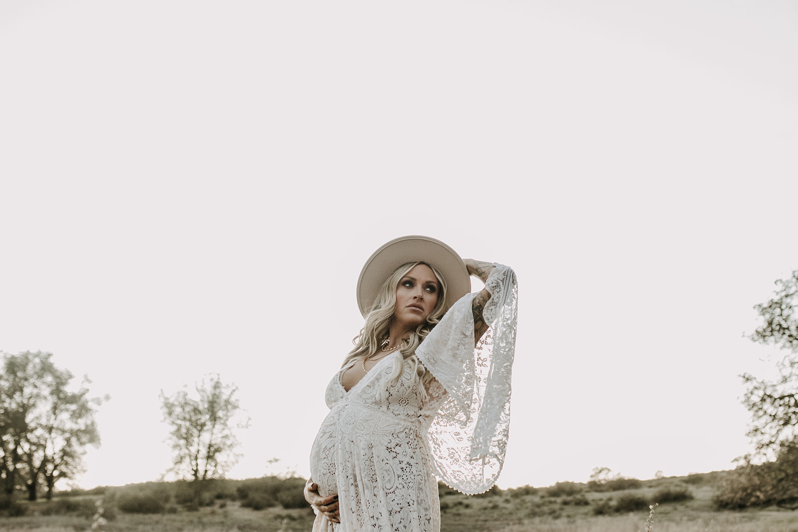 maternity photos outdoor maternity maternity fashion white dress maternity photoshoot inspo San Diego maternity photographer Sabrina Kinsella