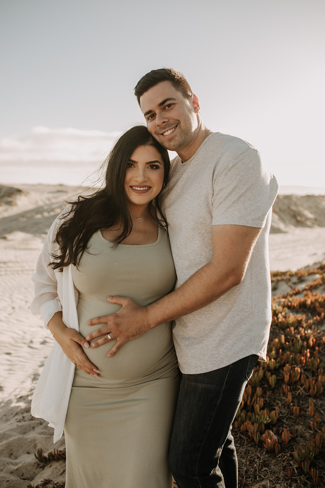 outdoor maternity beach sunset photos golden hour couples maternity San Diego maternity photographer Sabrina kinsella sabrinalynnphoto