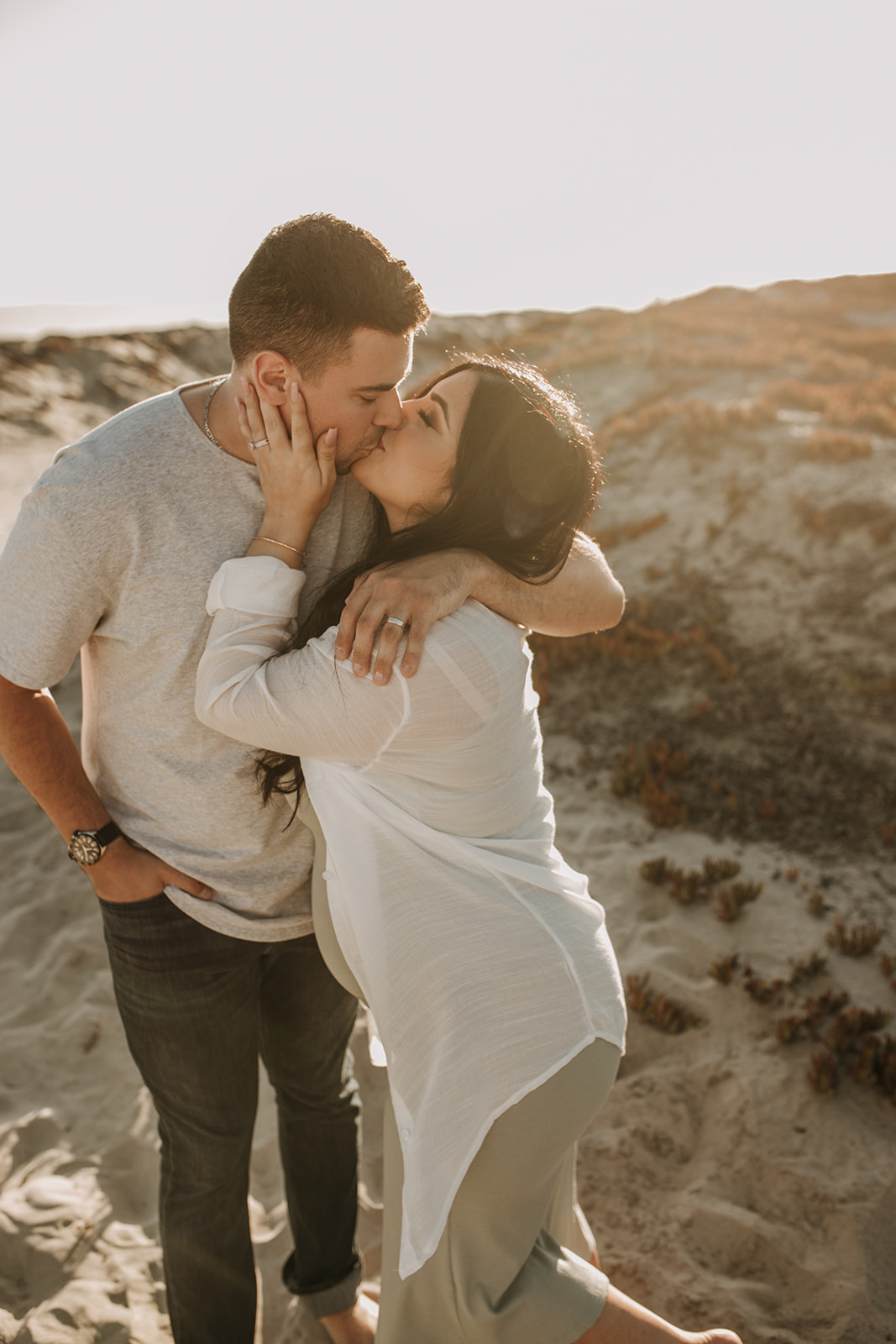 outdoor maternity beach sunset photos golden hour couples maternity San Diego maternity photographer Sabrina kinsella sabrinalynnphoto