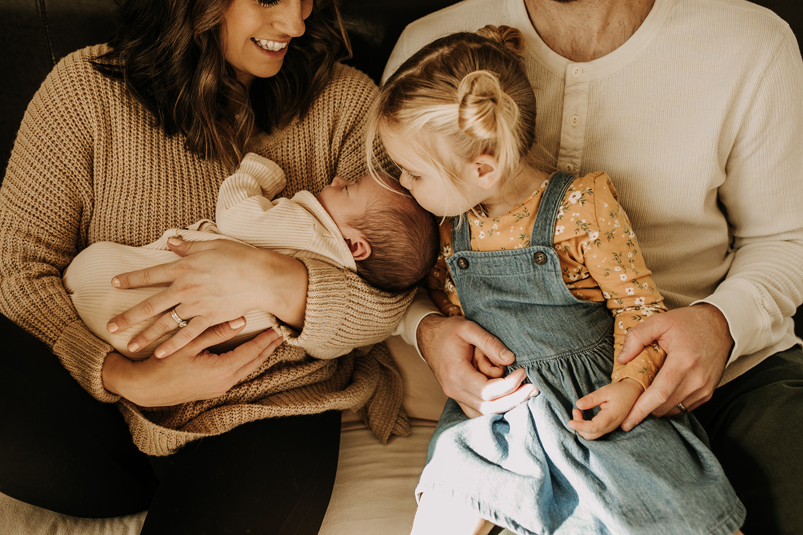 in home newborn infant newborn session family photos newborn photographer San Diego family photographer Sabrina kinsella Sabrinalynnphoto