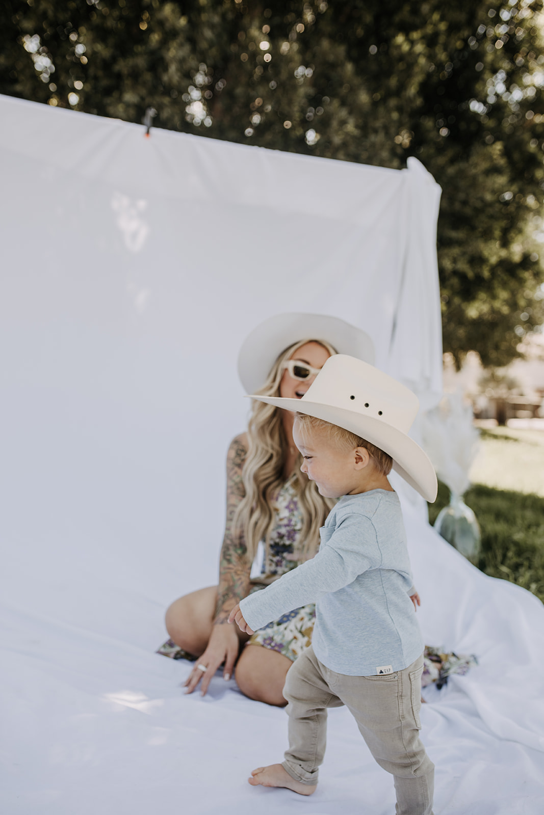 backyard mini mama and me motherhood photos candid motherhood candid family photos family photos San Diego family photographer outdoor family session