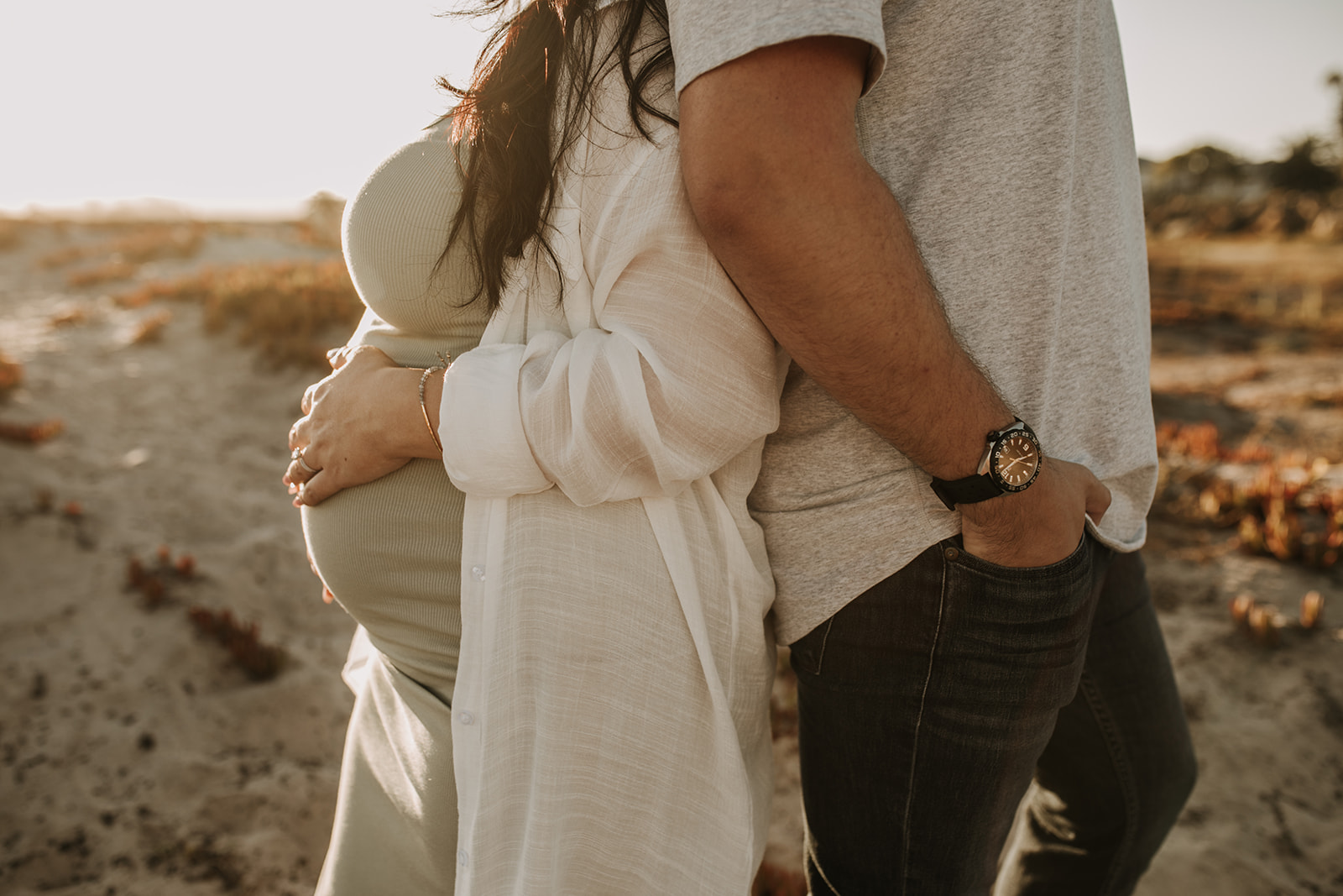 outdoor maternity beach sunset photos golden hour couples maternity San Diego maternity photographer Sabrina kinsella sabrinalynnphoto