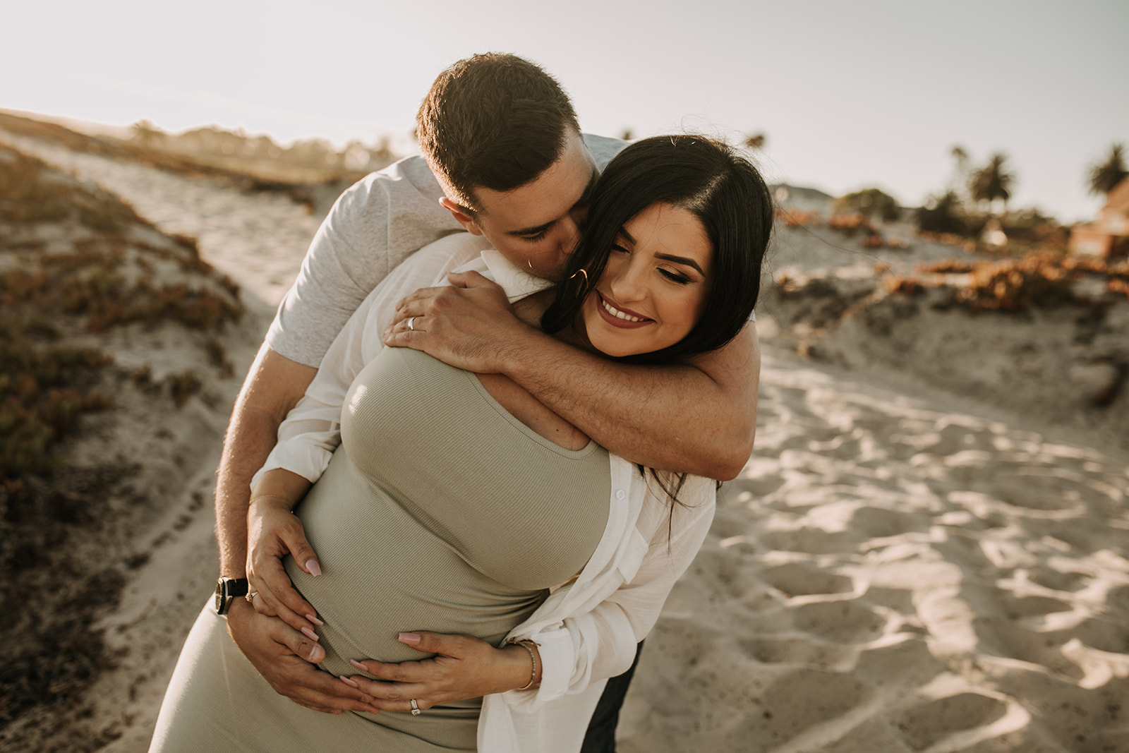 outdoor maternity beach sunset photos golden hour couples maternity San Diego maternity photographer Sabrina kinsella sabrinalynnphoto