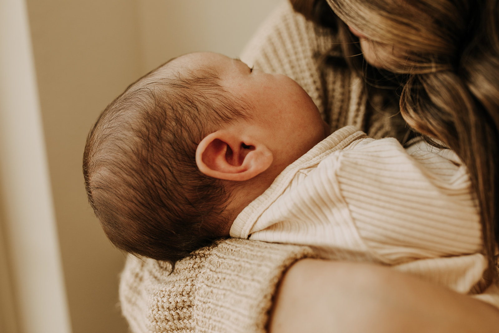 in home newborn infant newborn session family photos newborn photographer San Diego family photographer Sabrina kinsella Sabrinalynnphoto