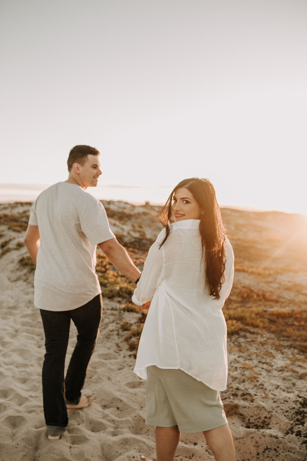 outdoor maternity beach sunset photos golden hour couples maternity San Diego maternity photographer Sabrina kinsella sabrinalynnphoto