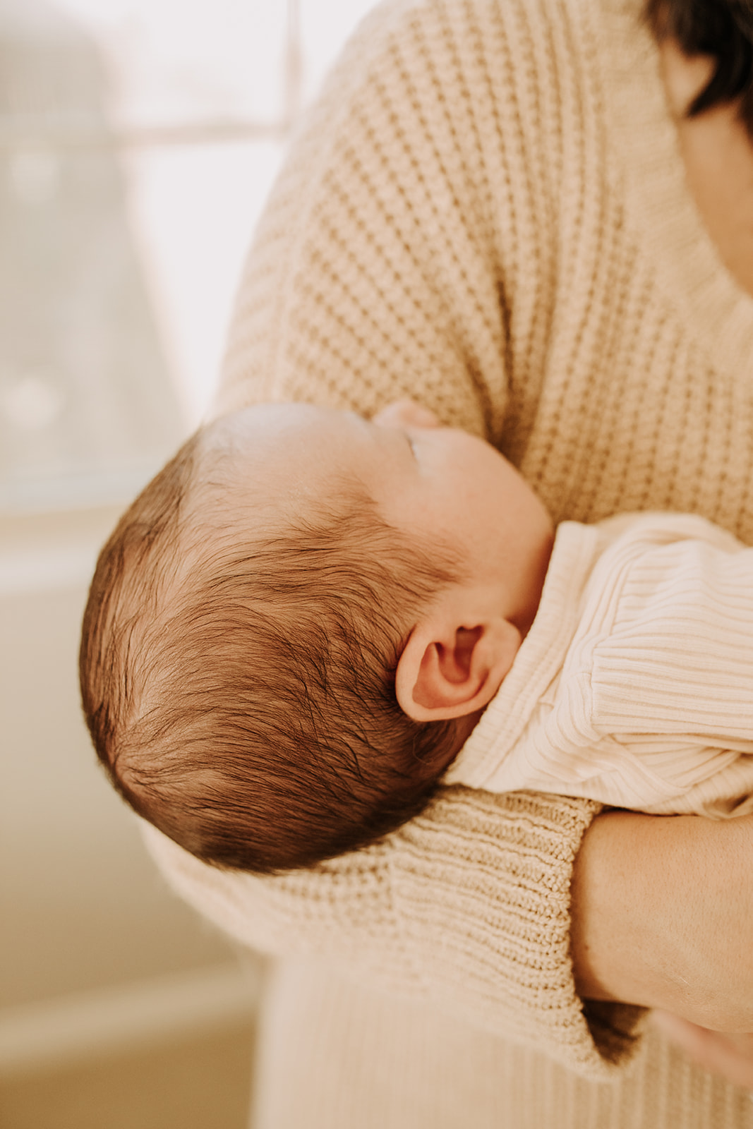 in home newborn infant newborn session family photos newborn photographer San Diego family photographer Sabrina kinsella Sabrinalynnphoto