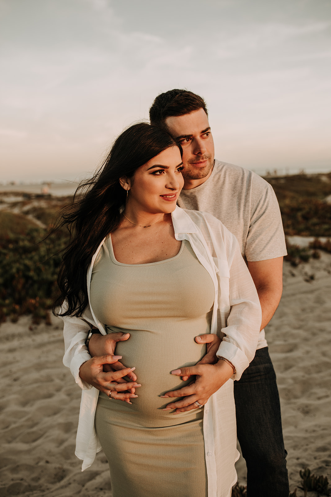 outdoor maternity beach sunset photos golden hour couples maternity San Diego maternity photographer Sabrina kinsella sabrinalynnphoto